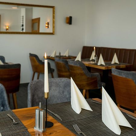 Roca Restaurant Und Hotel Bommersheim Dış mekan fotoğraf