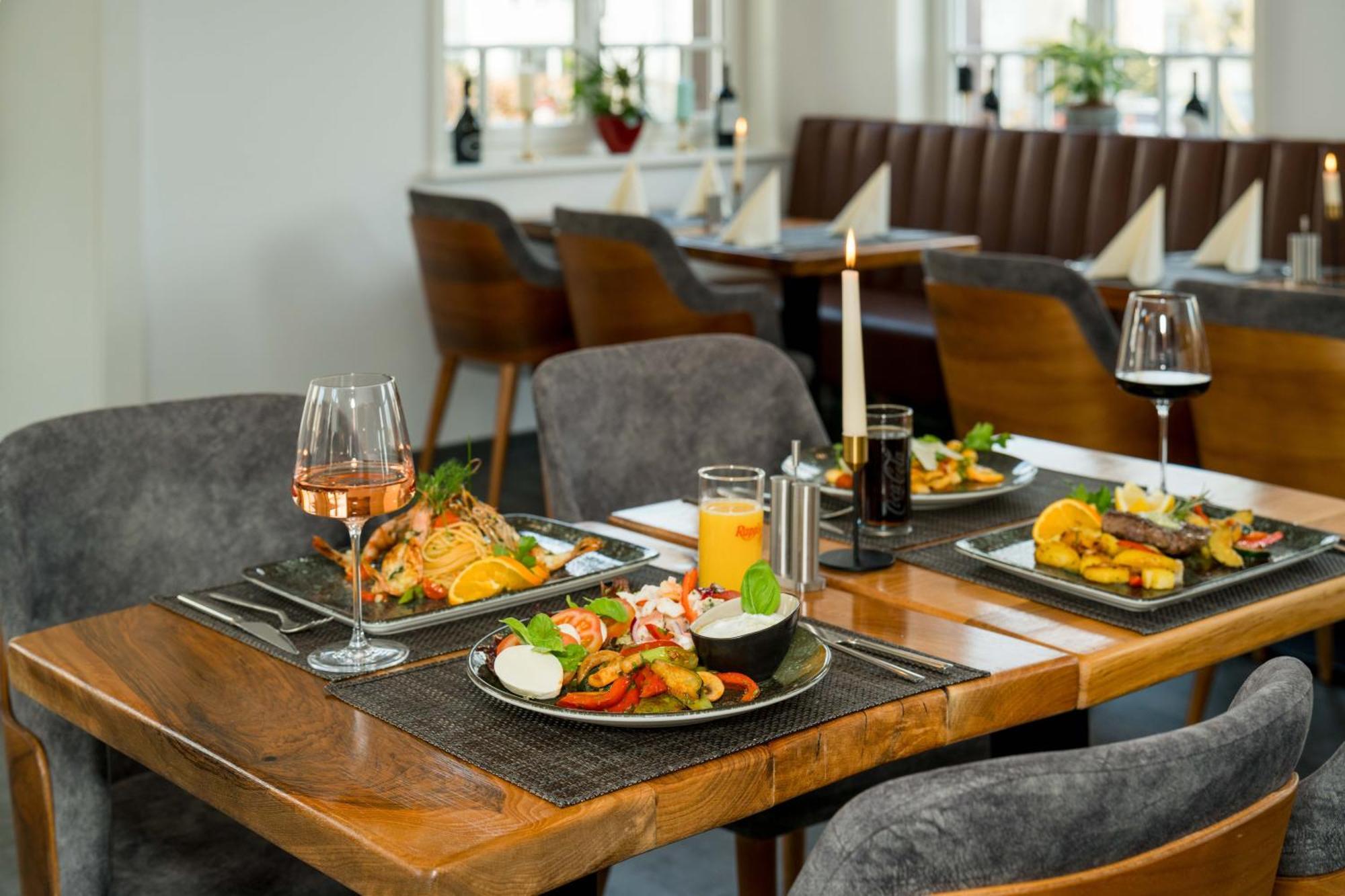 Roca Restaurant Und Hotel Bommersheim Dış mekan fotoğraf
